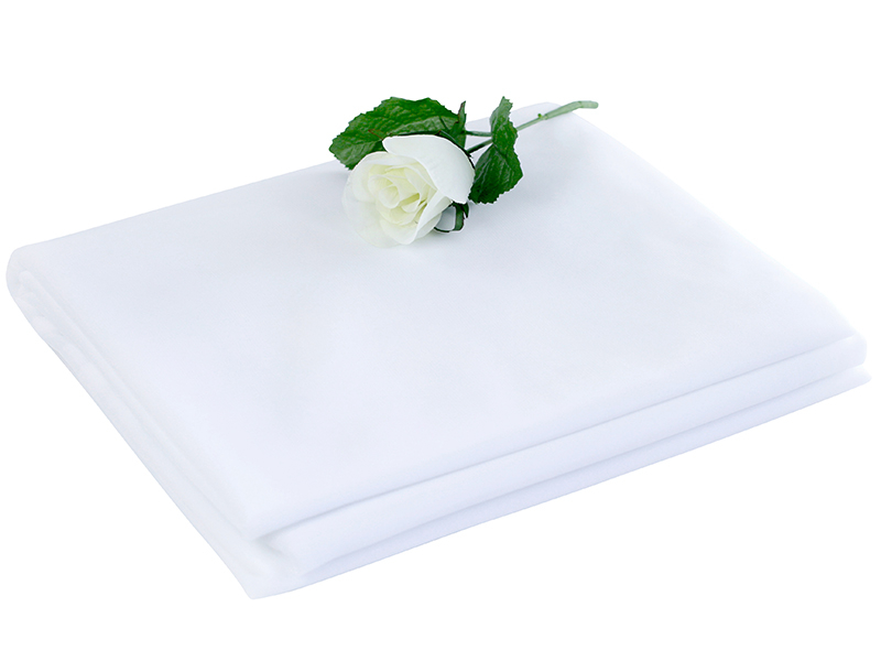 Fijne witte tule stof te koop van 10 meter lang om als draperie te  gebruiken.